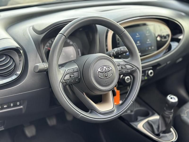 Occasion Toyota Aygo X Envy 72 PK (52 kW) 2023 Bruin (metallic) SUV