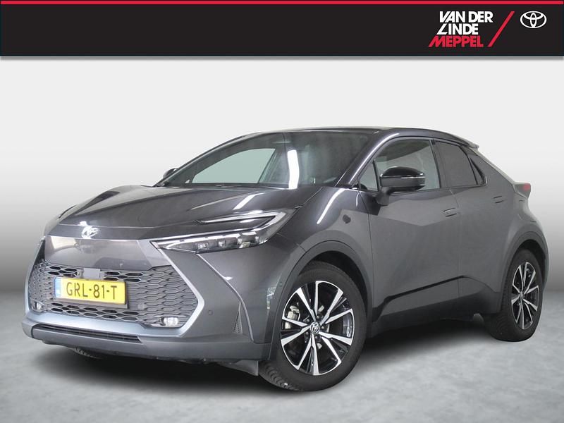 Grijs Gebruikt 2024 Toyota C-HR Edition SUV | € 34.950 (Iets duurder) - Afbeelding 1/4