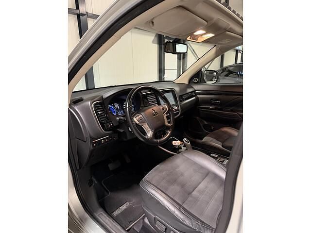 Occasion Mitsubishi Outlander Intense+ 225 PK (165 kW) 2021 Grijs SUV