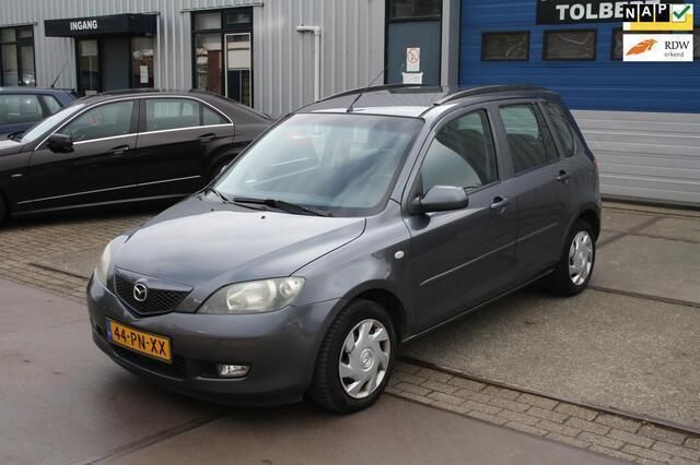 Grijs Gebruikt 2004 Mazda 2 Touring MPV | € 999 (Iets duurder) - Afbeelding 1/4