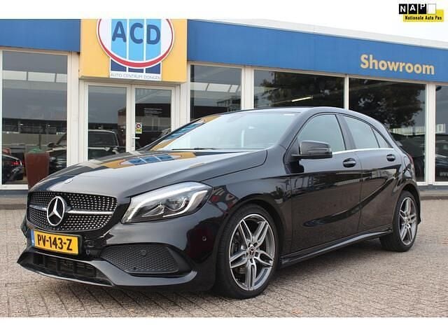Zwart Gebruikt 2017 Mercedes A160 Ambition Hatchback | € 15.900 (Eerlijke prijs) - Afbeelding 1/4