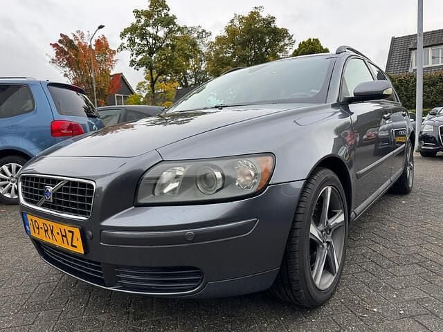 Grijs Gebruikt 2005 Volvo V50 Momentum Stationwagen | € 2.299 (Eerlijke prijs) - Afbeelding 1/4
