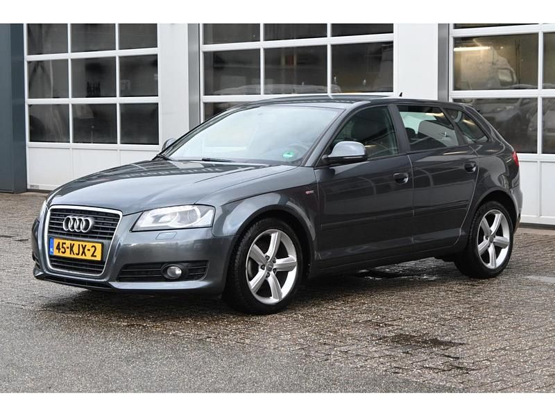Occasion Audi A3 125 PK (91 kW) 2010 Grijs Hatchback