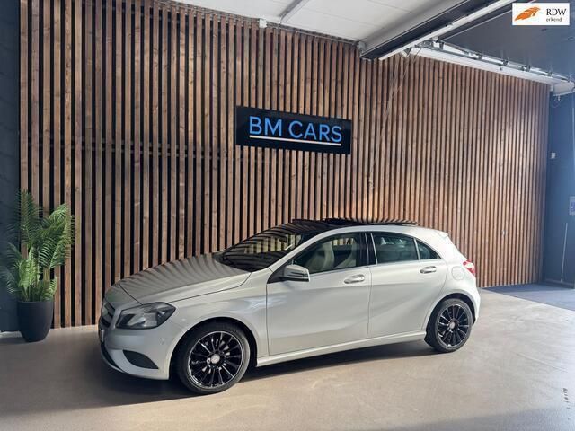 Grijs Gebruikt 2013 Mercedes A180 Ambition Hatchback | € 11.299 (Eerlijke prijs) - Afbeelding 1/4