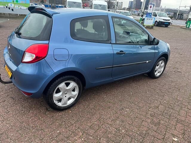 Occasion Renault Clio II 75 PK (55 kW) 2009 Blauw Hatchback