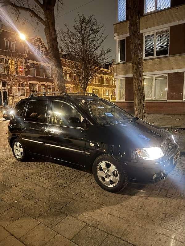 Zwart Occasion 2008 Hyundai Matrix Dynamiq MPV | € 1.999 (Eerlijke prijs) - Afbeelding 1/4