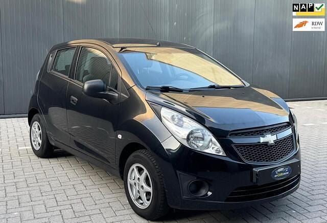 Zwart Gebruikt 2012 Chevrolet Spark Hatchback | € 2.799 (Goede deal) - Afbeelding 1/4