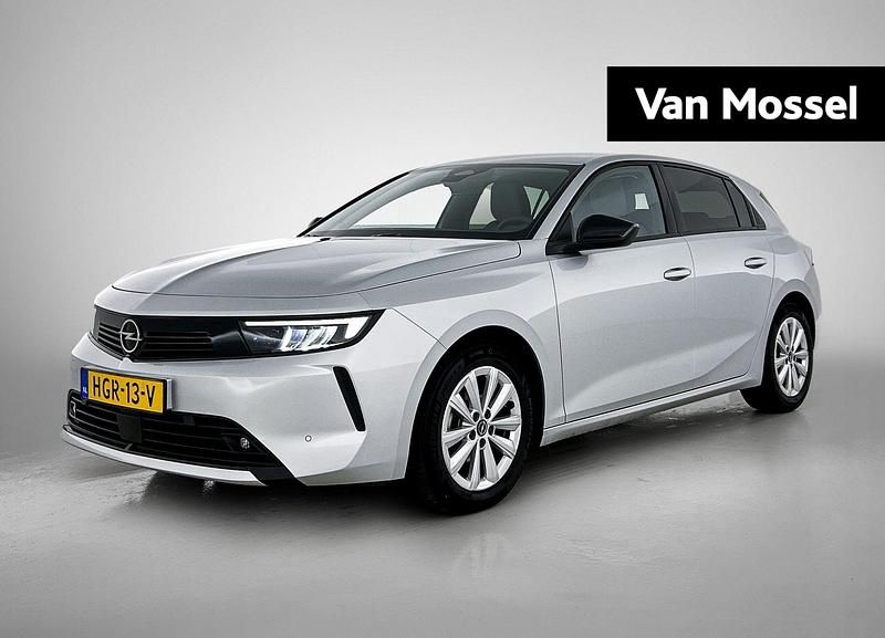 Grijs Gebruikt 2025 Opel Astra Business Edition Hatchback | € 23.940 (Super prijs) - Afbeelding 1/4