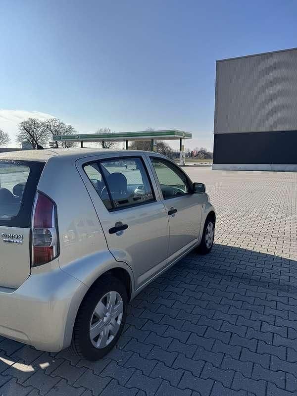 Occasion Daihatsu Sirion 87 PK (63 kW) 2005 Beige Hatchback