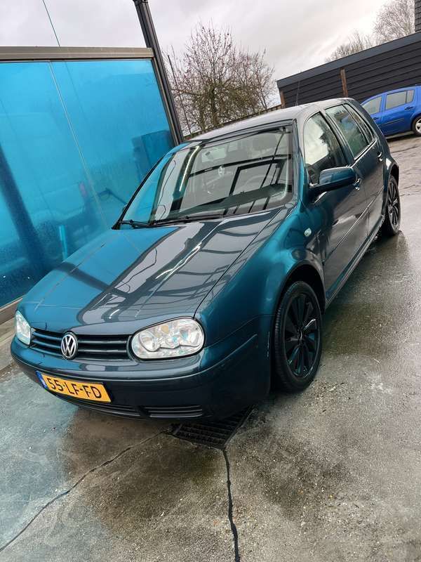 Groen Gebruikt 2002 VW Golf IV Hatchback | € 2.499 (Iets duurder) - Afbeelding 1/4