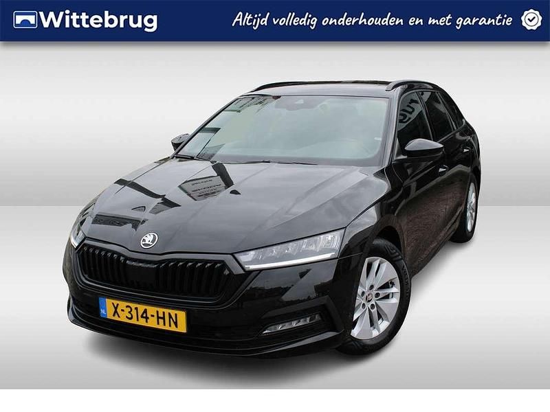 Zwart Gebruikt 2023 Skoda Octavia Business Line Stationwagen | € 24.250 (Eerlijke prijs) - Afbeelding 1/2