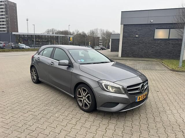 Occasion Mercedes A180 122 PK (89 kW) 2014 Grijs (metallic) Hatchback