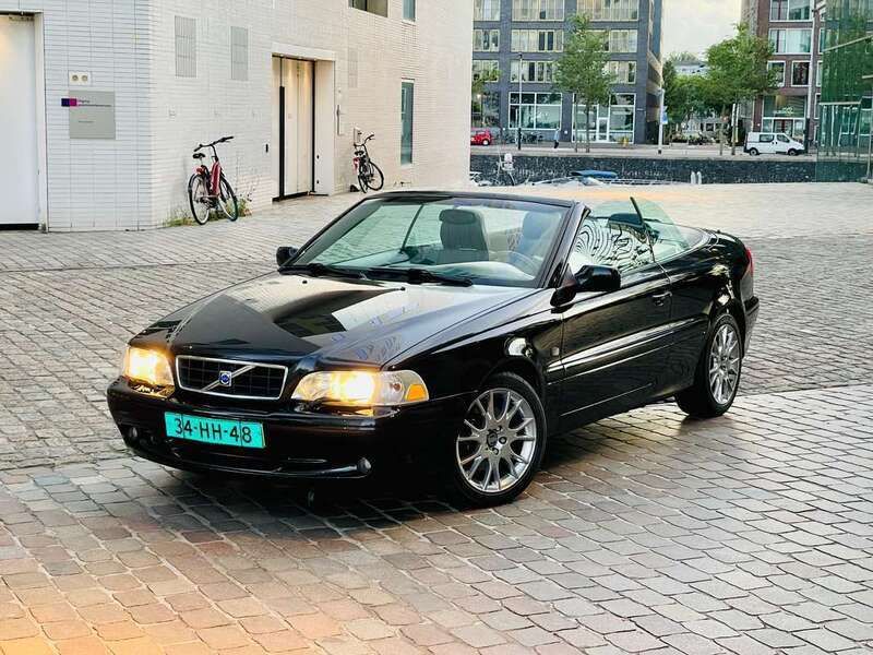 Zwart Gebruikt 2004 Volvo C70 Cabriolet | € 16.950 - Afbeelding 1/4