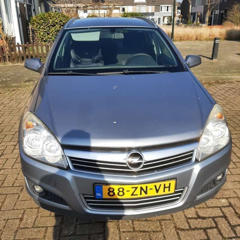 Blauw Gebruikt 2008 Opel Astra Stationwagen | € 1.750 (Goede deal) - Afbeelding 1/4