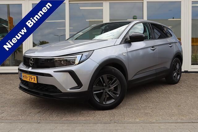 Grijs, metallic lak Gebruikt 2022 Opel Grandland X SUV | € 23.950 (Eerlijke prijs) - Afbeelding 1/4