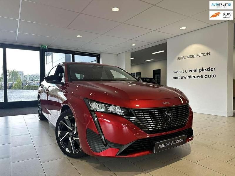 Rood Gebruikt 2024 Peugeot 308 Allure Hatchback | € 23.950 (Super prijs) - Afbeelding 1/4