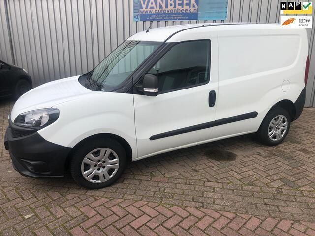 Wit Gebruikt 2018 Fiat Doblò MPV | € 5.500 (Eerlijke prijs) - Afbeelding 1/4