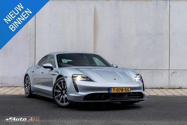 Grijs Occasion 2023 Porsche Taycan 4S Performance Package Sedan | € 72.950 (Goede deal) - Afbeelding 1/4
