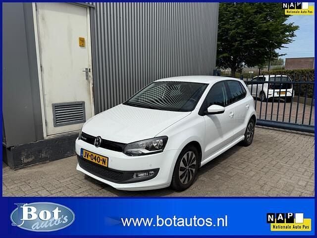 Wit Gebruikt 2016 VW Polo Hatchback | € 8.995 (Eerlijke prijs) - Afbeelding 1/4