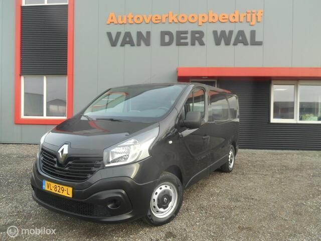Zwart Occasion 2015 Renault Trafic Komfort MPV | € 10.999 - Afbeelding 1/4
