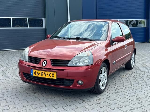 Rood Gebruikt 2005 Renault Clio II Authentique Hatchback | € 750 (Super prijs) - Afbeelding 1/4