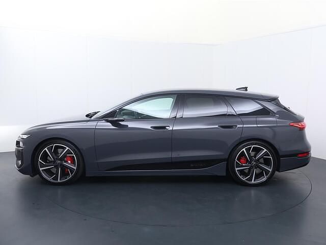 Grijs Gebruikt 2025 Audi A6 e-tron S-Line Stationwagen | € 92.840 - Afbeelding 1/3