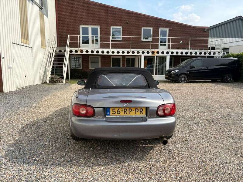 Grijs Gebruikt 2005 Mazda MX5 Dynamic Cabriolet | € 6.200 (Goede deal) - Afbeelding 1/4