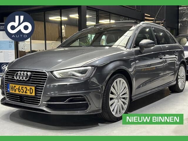 Grijs Gebruikt 2015 Audi A3 Sportback S-line plus Hatchback | € 12.934 - Afbeelding 1/4
