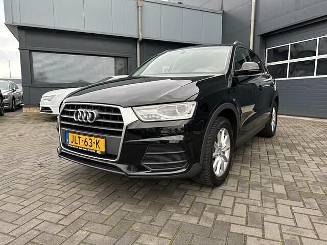 Zwart Gebruikt 2018 Audi Q3 Design SUV | € 19.350 (Eerlijke prijs) - Afbeelding 1/4
