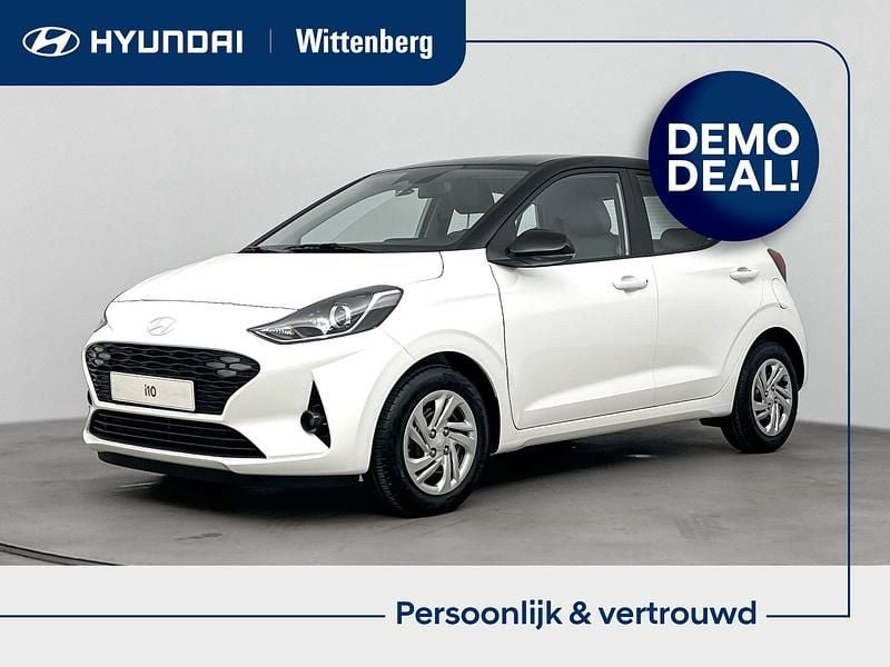 Wit Gebruikt 2025 Hyundai i10 Premium Hatchback | € 20.850 (Eerlijke prijs) - Afbeelding 1/4
