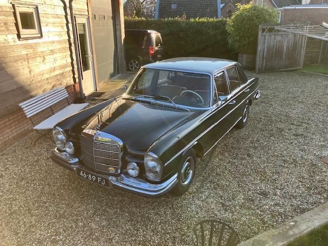 Groen Gebruikt 1968 Mercedes S280 SE Sedan | € 13.900 - Afbeelding 1/4