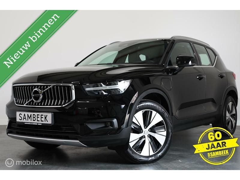 Zwart Gebruikt 2021 Volvo XC40 Inscription SUV | € 31.400 (Super prijs) - Afbeelding 1/4