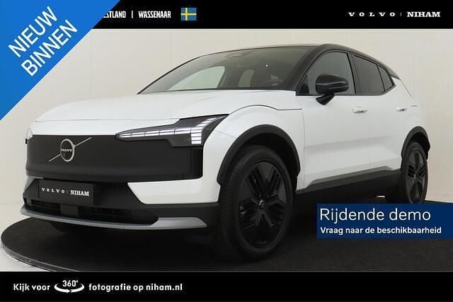 Wit Occasion 2025 Volvo EX30 CC Performance SUV | € 44.950 - Afbeelding 1/4