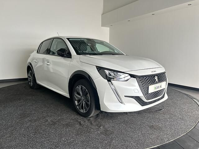 Wit Gebruikt 2022 Peugeot e-208 Allure Hatchback | € 15.400 (Eerlijke prijs) - Afbeelding 1/4