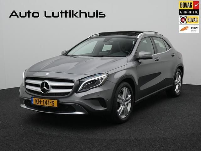 Grijs Gebruikt 2015 Mercedes GLA180 Prestige SUV | € 16.150 (Eerlijke prijs) - Afbeelding 1/4