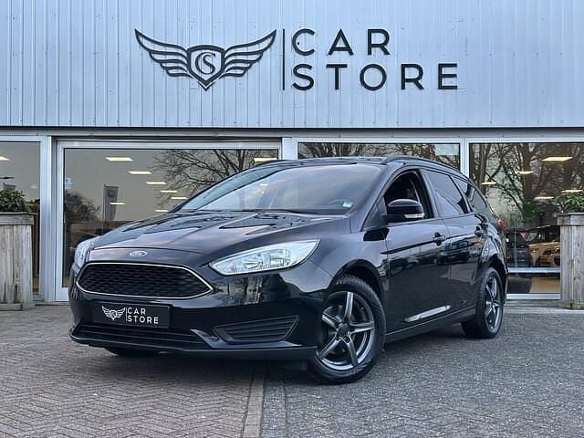 Zwart Gebruikt 2015 Ford Focus Titanium Stationwagen | € 6.950 (Goede deal) - Afbeelding 1/4
