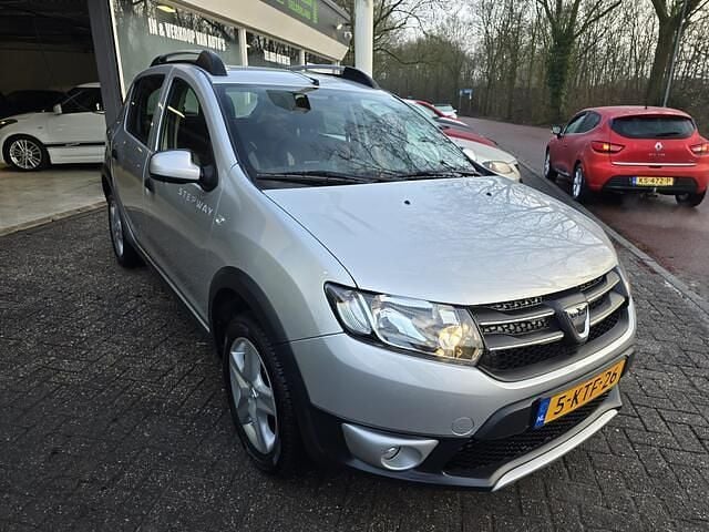 Occasion Dacia Sandero Stepway 90 PK (66 kW) 2013 Grijs (metallic) Hatchback
