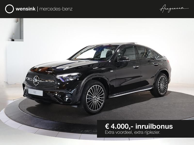 Zwart Nieuw 2025 Mercedes GLC300 Sport Edition Coupé | € 97.312 (Duur) - Afbeelding 1/4