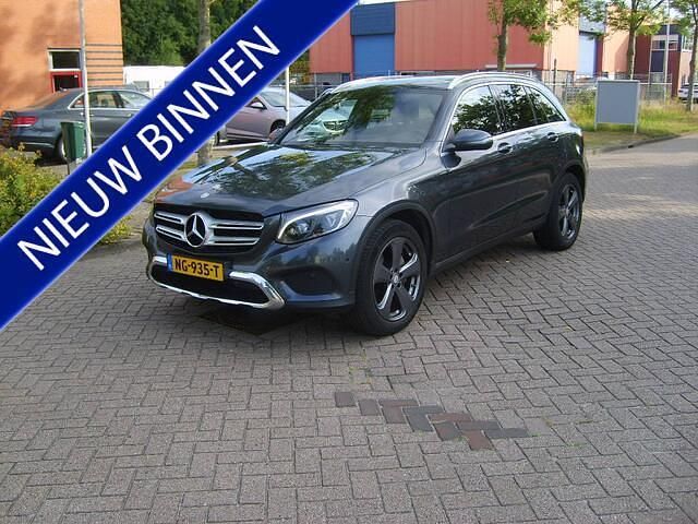 Grijs Gebruikt 2016 Mercedes GLC220 Prestige SUV | € 27.950 (Iets duurder) - Afbeelding 1/4