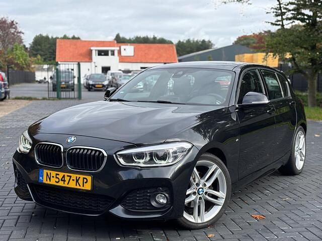 Zwart Gebruikt 2016 BMW 120 M Sport Hatchback | € 14.595 (Eerlijke prijs) - Afbeelding 1/4