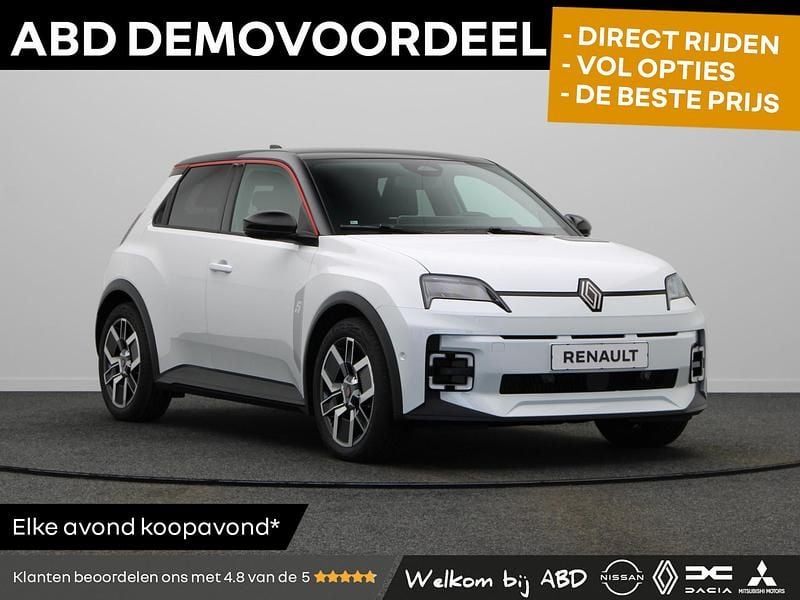 Wit Gebruikt 2024 Renault R5 Komfort Hatchback | € 29.940 (Eerlijke prijs) - Afbeelding 1/3