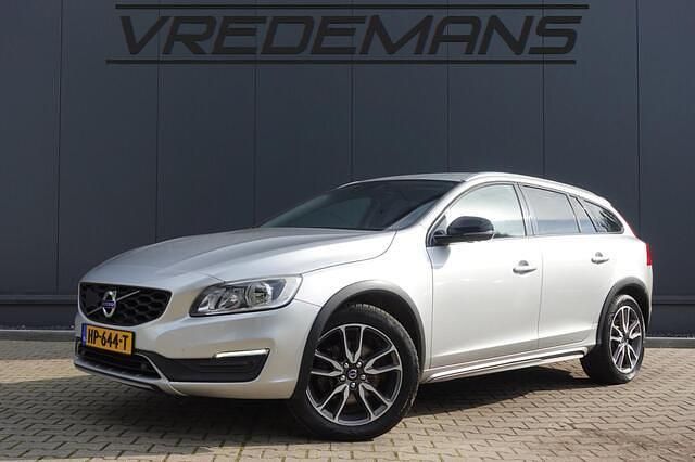 Grijs Gebruikt 2015 Volvo V60 CC Business Edition Stationwagen | € 7.950 - Afbeelding 1/4