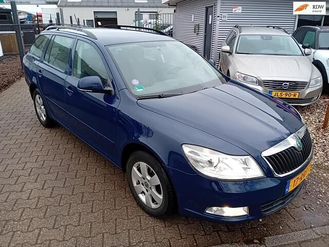 Occasion Skoda Octavia Ambition 105 PK (77 kW) 2011 Blauw Stationwagen