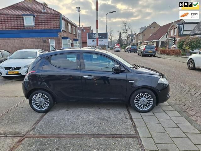 Blauw Gebruikt 2012 Lancia Ypsilon Platinum Hatchback | € 4.995 (Eerlijke prijs) - Afbeelding 1/4
