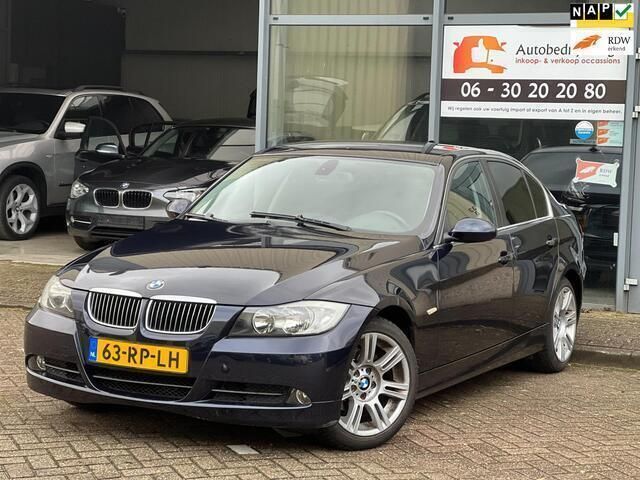 Blauw Gebruikt 2005 BMW 320 Sedan | € 4.945 (Eerlijke prijs) - Afbeelding 1/4