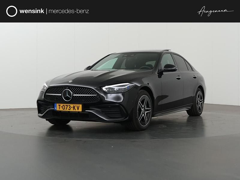 Zwart Gebruikt 2023 Mercedes C300 AMG line Sedan | € 46.850 (Iets duurder) - Afbeelding 1/4