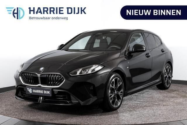 Zwart Gebruikt 2024 BMW 120 M Sport Hatchback | € 38.995 (Super prijs) - Afbeelding 1/2