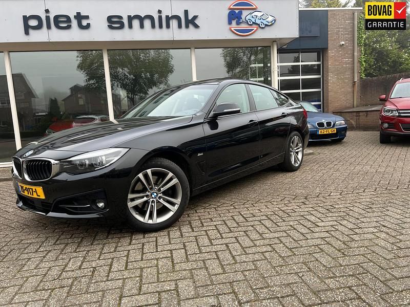 Zwart Gebruikt 2019 BMW 330 Executive Sedan | € 22.900 (Super prijs) - Afbeelding 1/4
