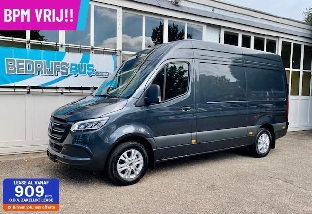 Grijs Nieuw 2024 Mercedes Sprinter Van | € 56.750 - Afbeelding 1/4