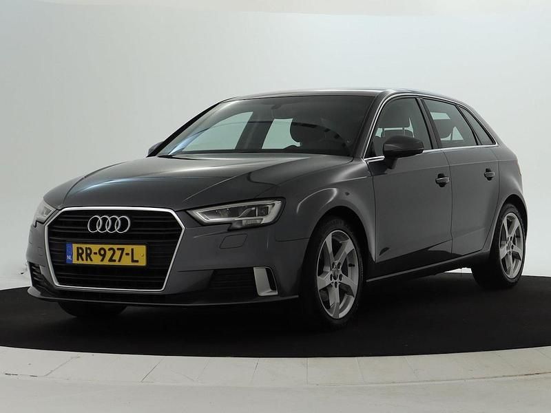 Occasion Audi A3 Sportback Sport 116 PK (85 kW) 2018 Grijs (metallic) Hatchback